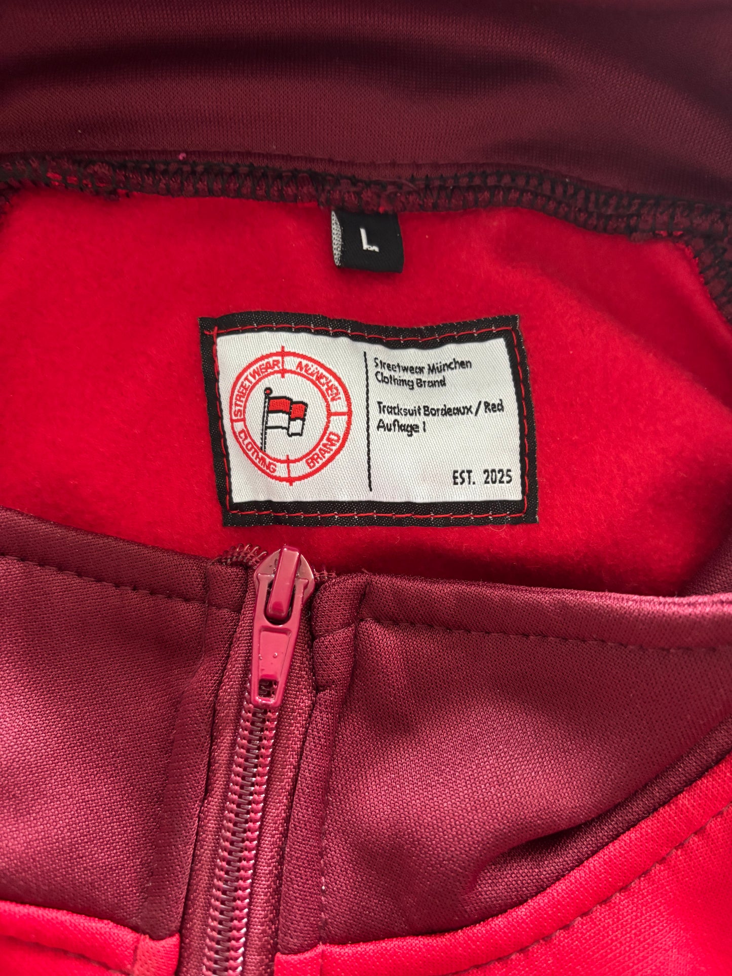 Vorbestellung Trainigsjacke Red/White