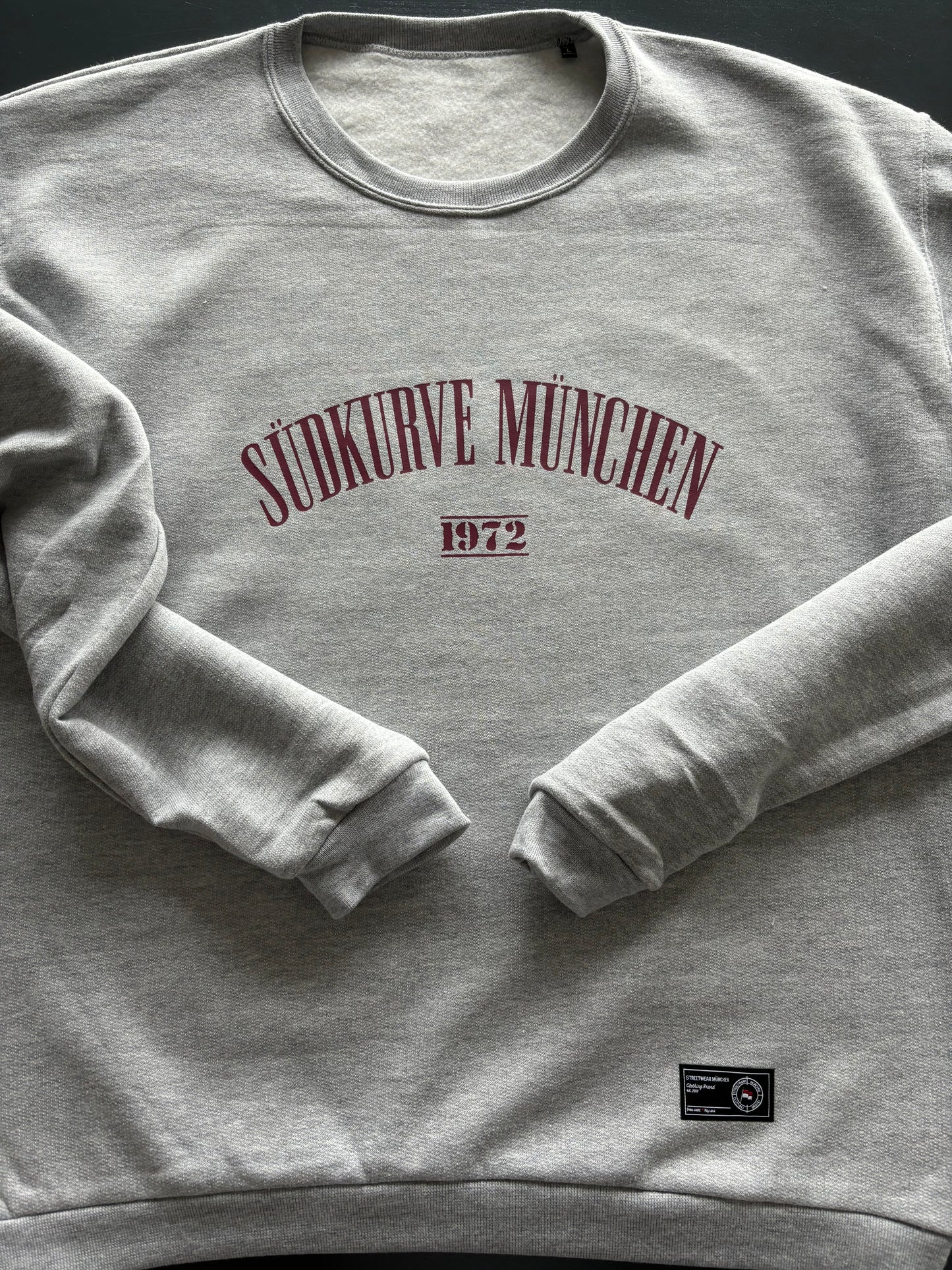 Sweater „Südkurve München“ mit Badge