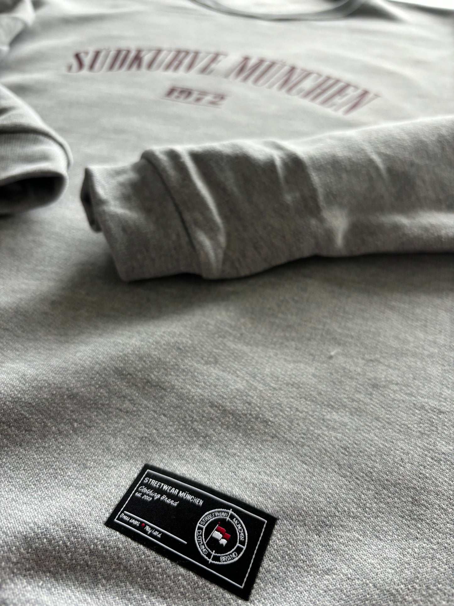 Sweater „Südkurve München“ mit Badge