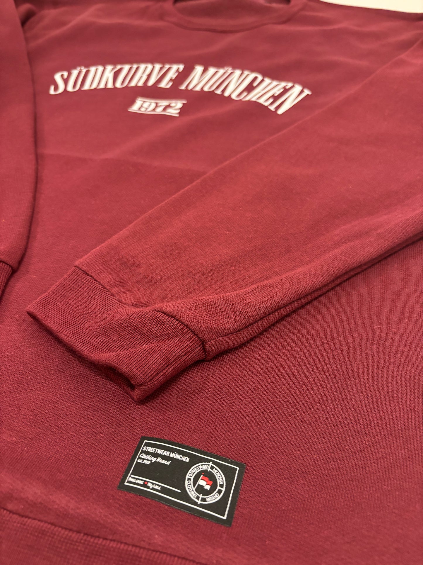 Sweater „Südkurve München“ mit Badge