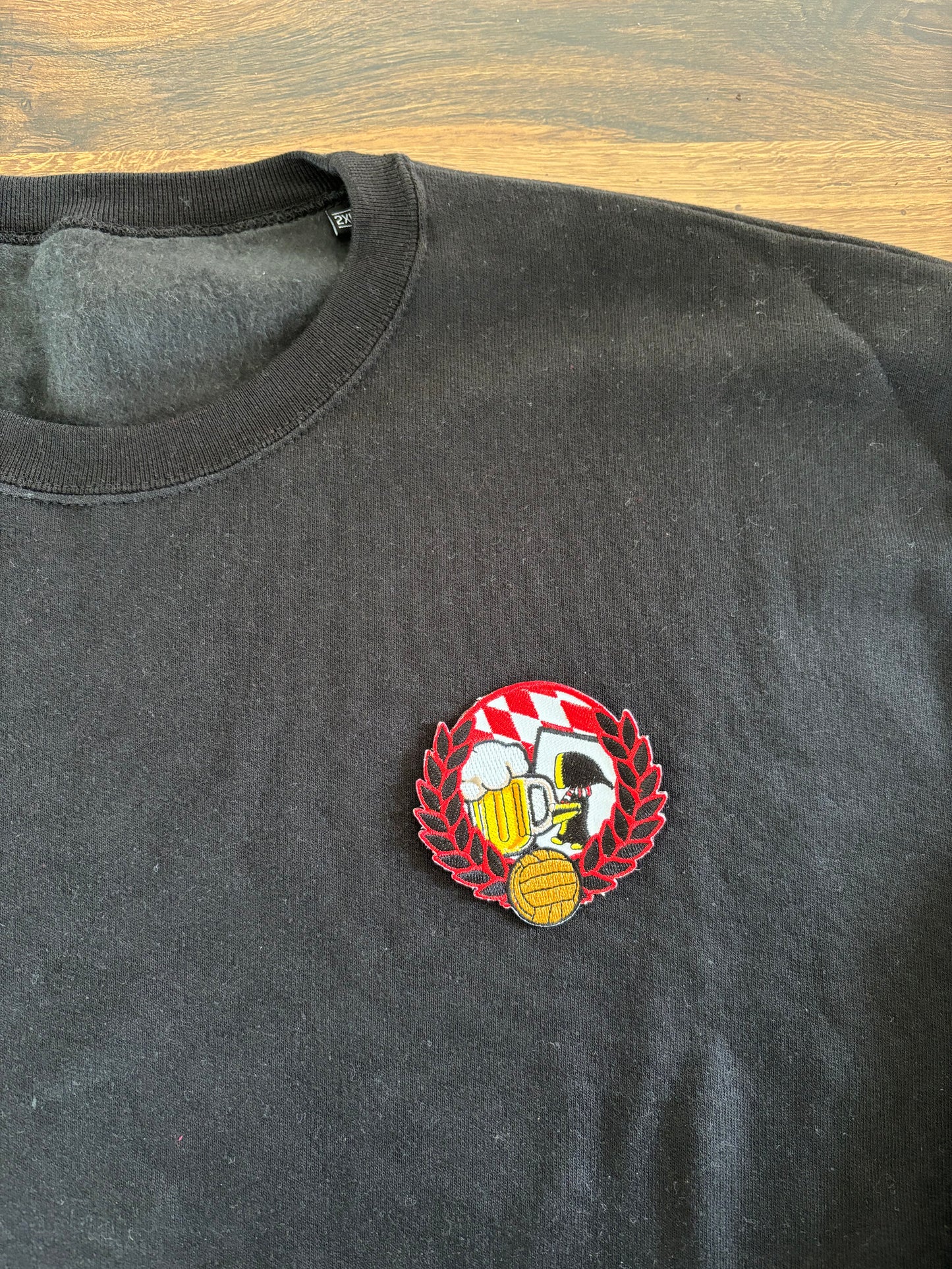 Bestickter Sweater „Logo Kindl“