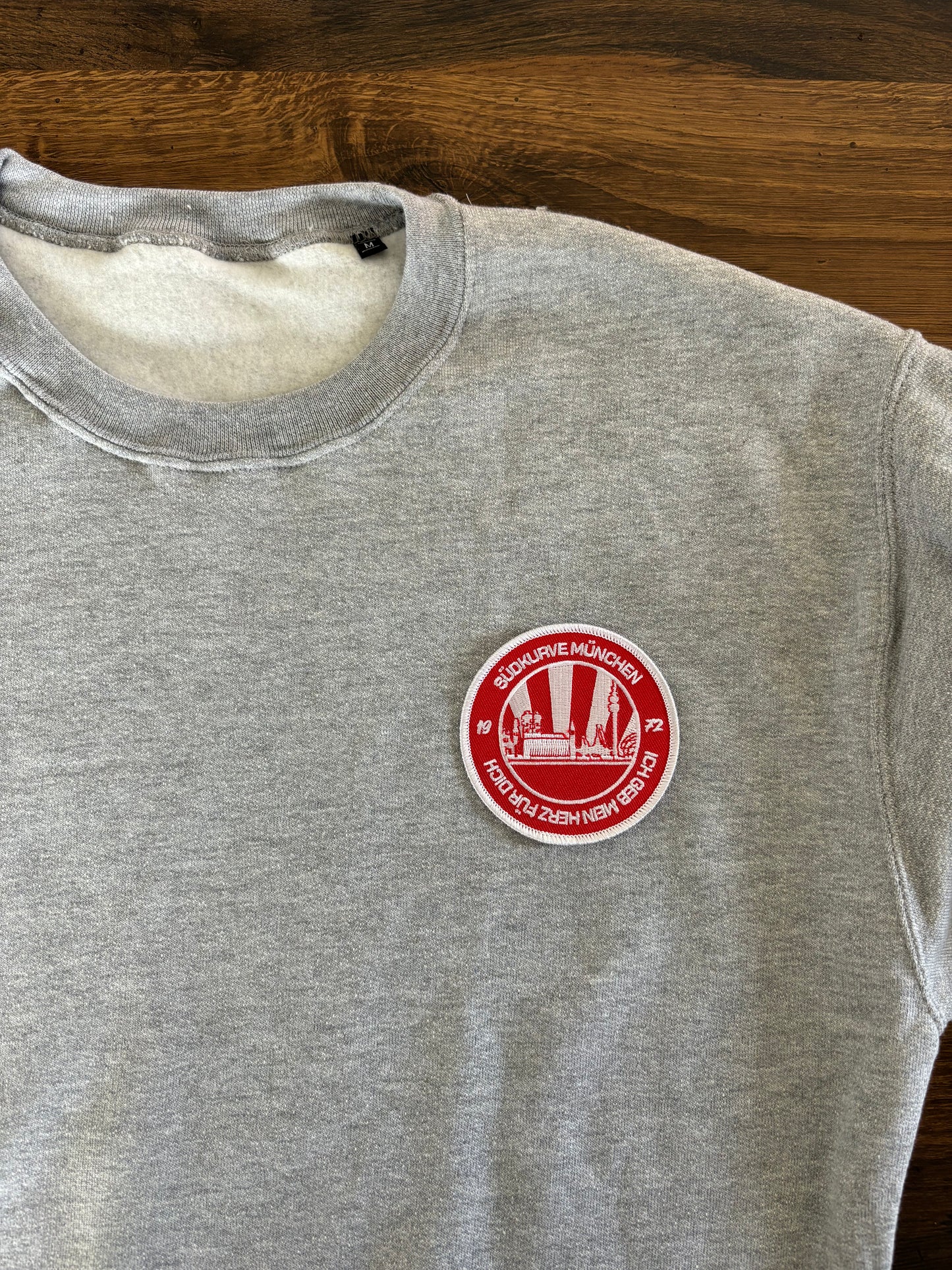 Bestickter Sweater „Skyline Logo“