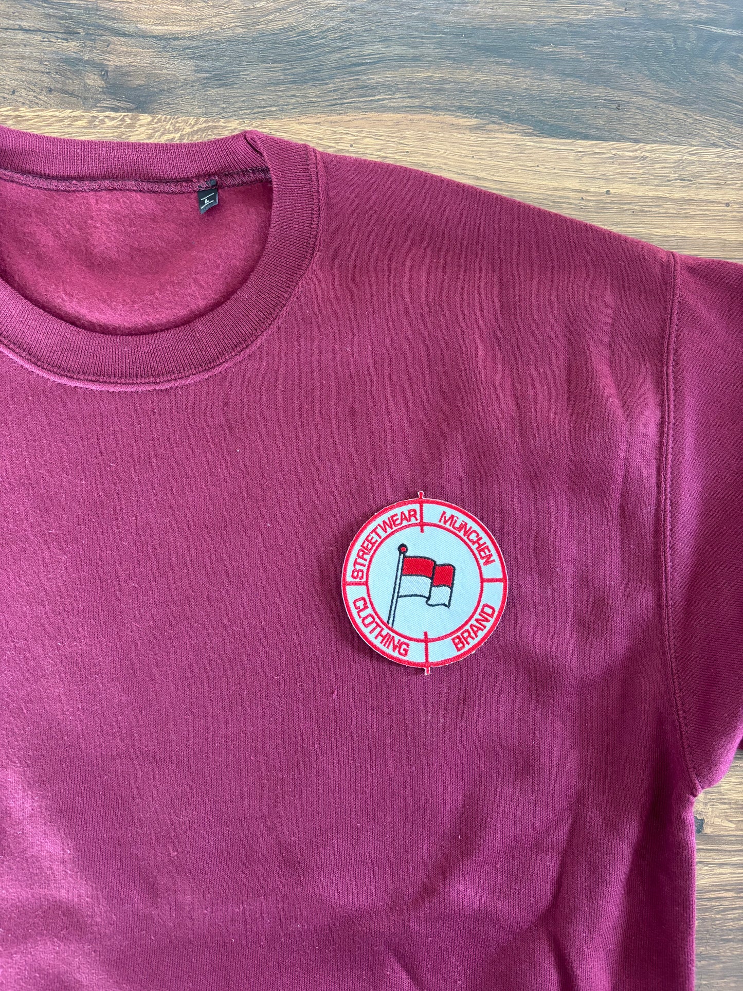 Bestickter Sweater „Streetwear München“